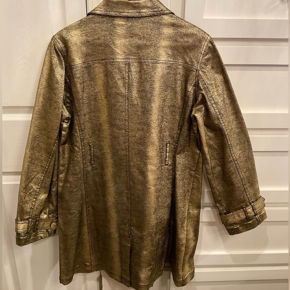 DG metallic gold trench with gold buttons - Picture 5 of 5